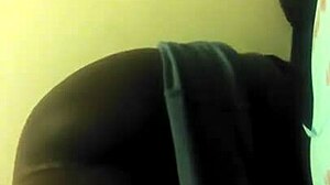 Un altro video porno gay di alta qualità con scoregge e gioco del culo