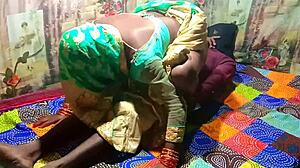 Seks na selu sa prelepom indijskom devojkom u HD video kvaliteti