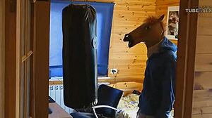 Video HD cu un călăreț care se fute cu o curvă proastă