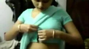 Amatørindisk par udforsker anal og vaginal nydelse