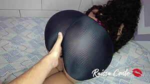 लैटिना चाची जिम शॉर्ट्स में अपनी बड़ी गांड और छोटे स्तन दिखाती है