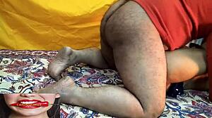 Amatör indisk bhabi får sin fitta och röv knullad av tjänstepojken