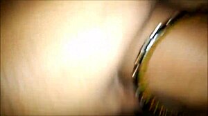 Ekte hjemmelavet video af en tyk sort babe, der får sin røv strakt