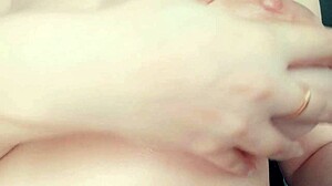 Красива МИЛФ получава анален секс и се чука в домашно видео
