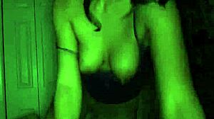Krásná Sara Luv si užívá volný orální sex v tomto amatérském porno videu