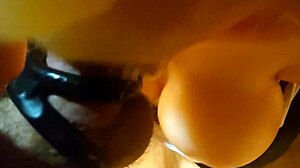 POV-video af busty sexdukke, der får oral nydelse